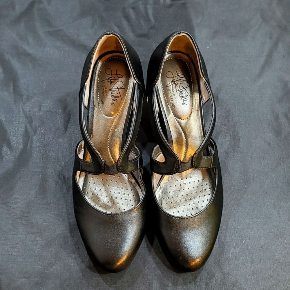 LIFE STRIDE SOFT SYSTEM WOMEN'S KITTEN HEEL SHOE